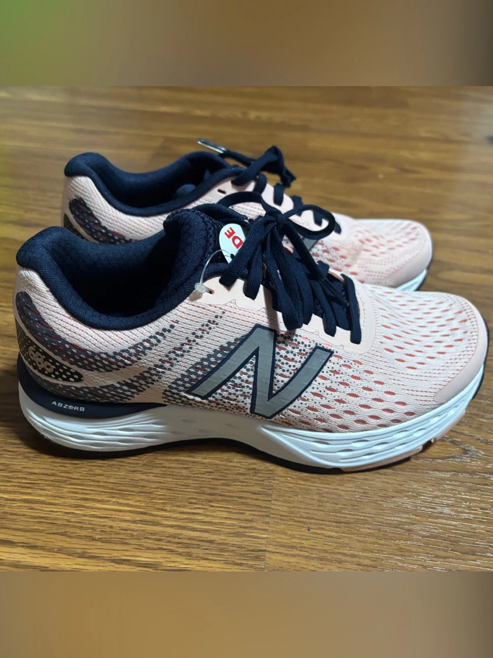 New Balance 680 V.6 Women's pink and Navy Athletic Running Shoes 8W